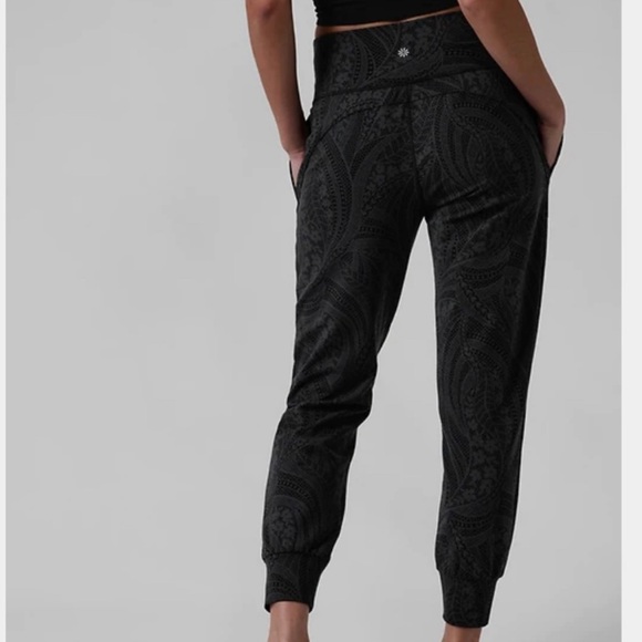 Athleta Salutation Textured Jogger - Picture 7 of 7